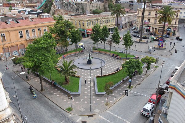 Plaza Echaurren en Valparíso, The Network by Moraga