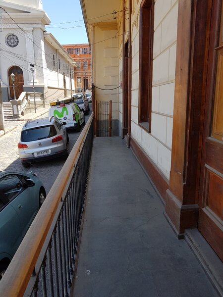 Calle Santo Domingo en Valparaíso, The Network by Moraga