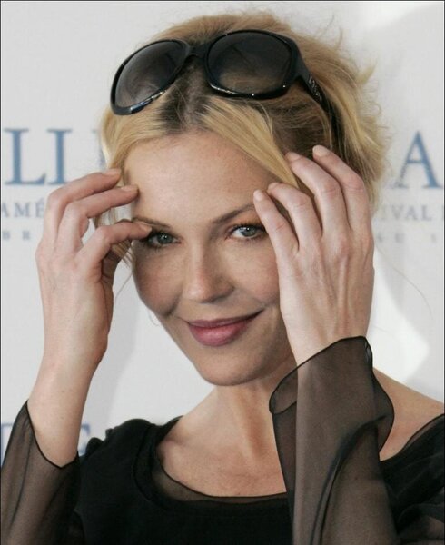 Connie Nielsen 2.JPG