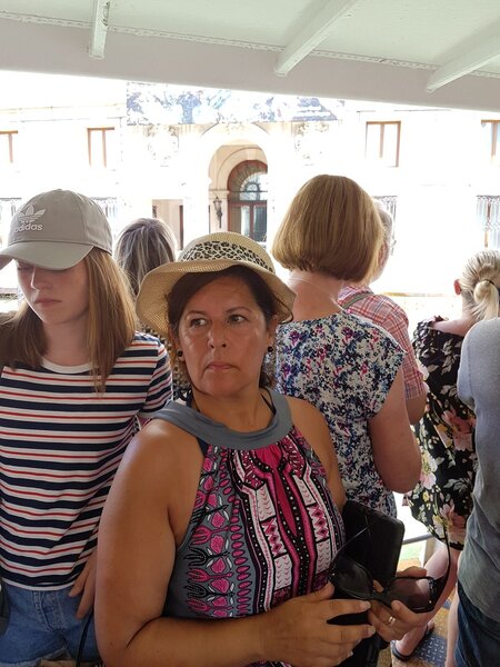 Marisol-en-la-condola-colectiva-min.jpg