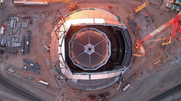 Looking into the eye of the ELT